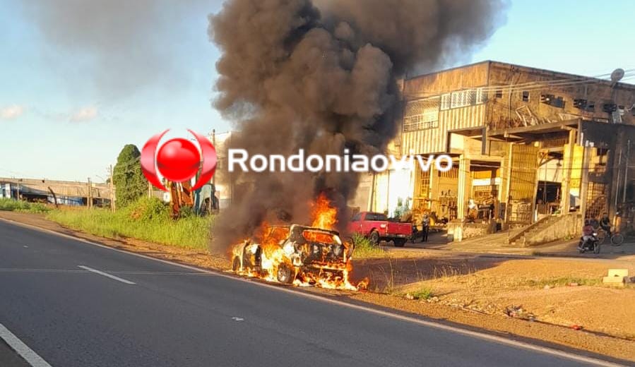VÍDEO: Carro T-Cross é destruído por incêndio na BR-364 em Porto Velho