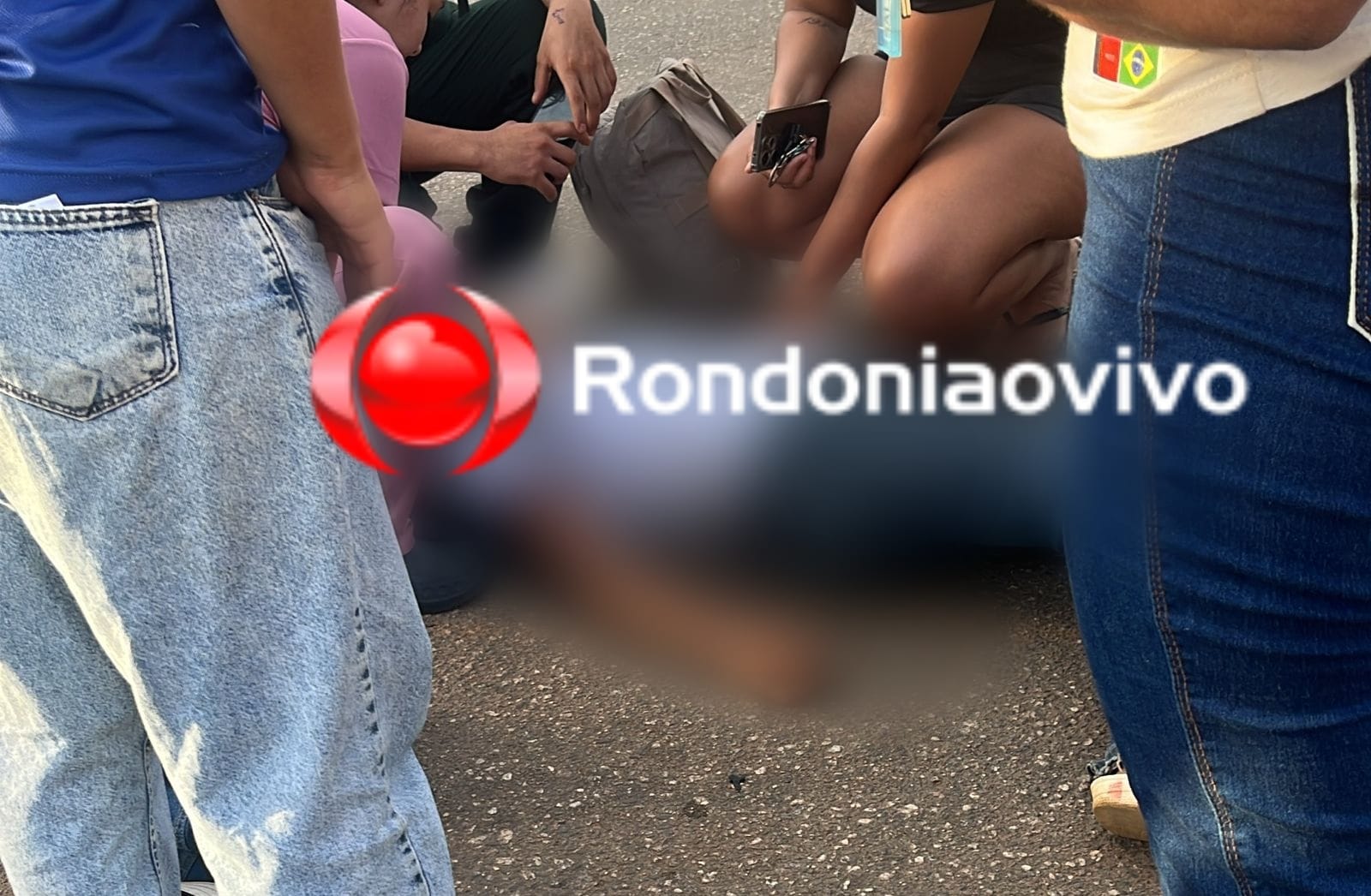 VÍDEO: Estudante fica desacordada ao ser atropelada por carro 