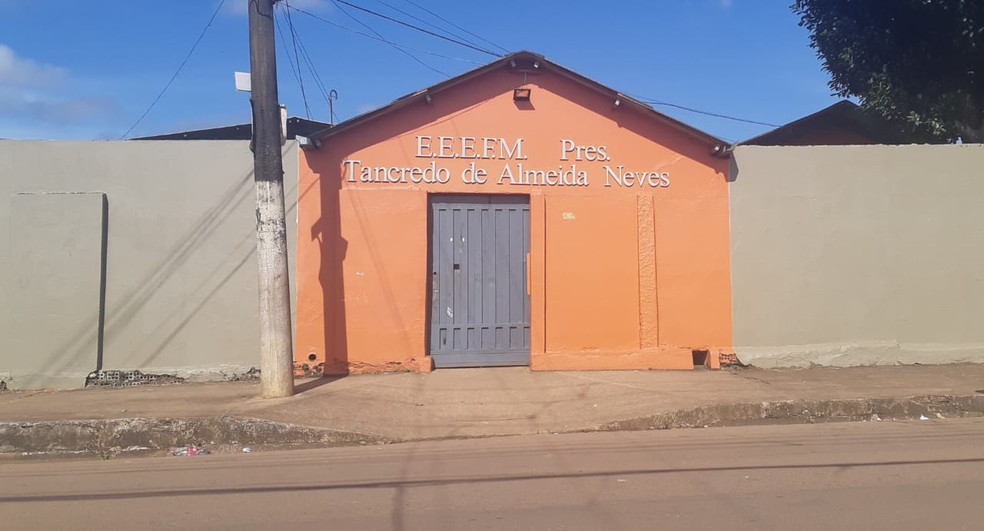 PERIGO: Aluno de 14 anos é flagrado com munição de pistola dentro de escola