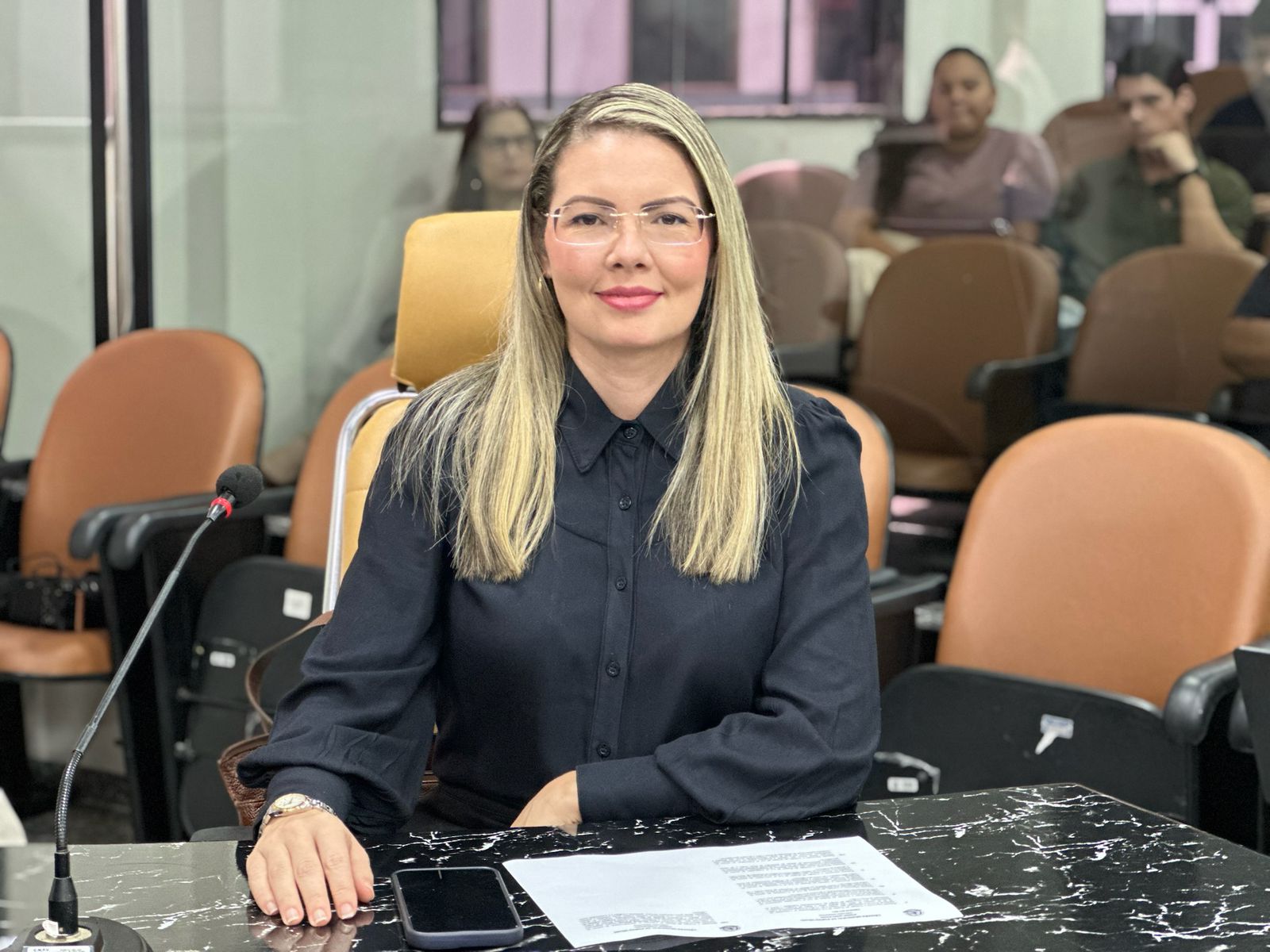 FIM DOS CAMAROTES: Sofia Andrade é contra privilégios de políticos em eventos públicos