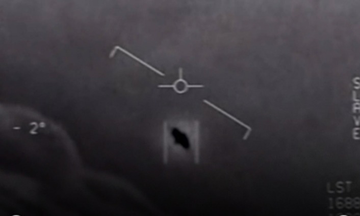 AVISTADO POR PILOTOS: Departamento de Defesa norteamericano divulga imagens de suposto OVNI Flir1