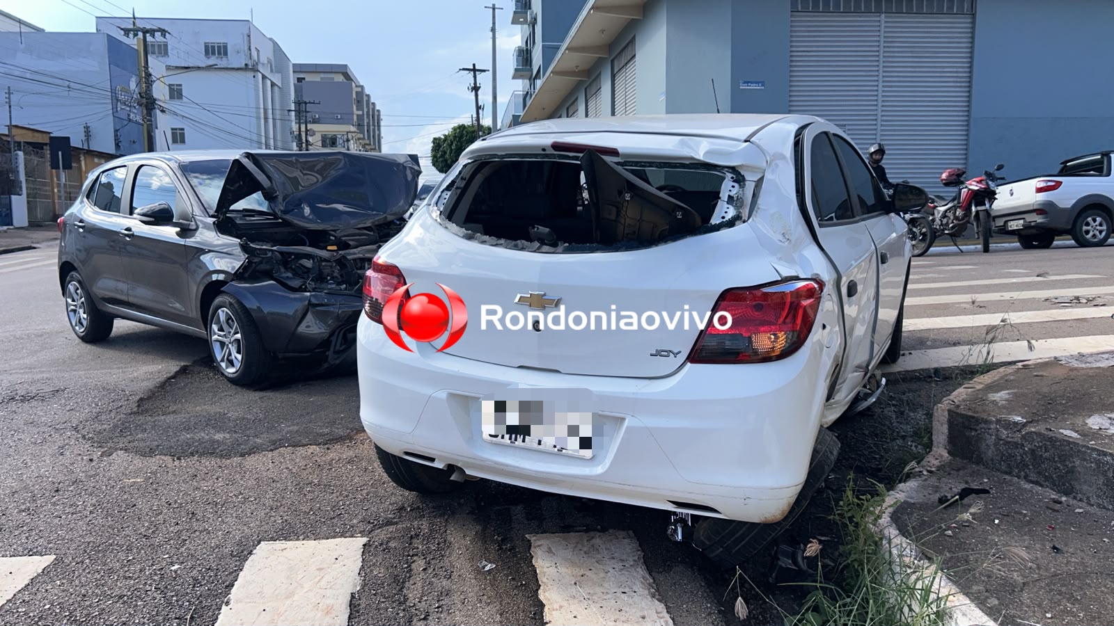 AO VIVO: Acidente resulta em capotamento no Centro de Porto Velho