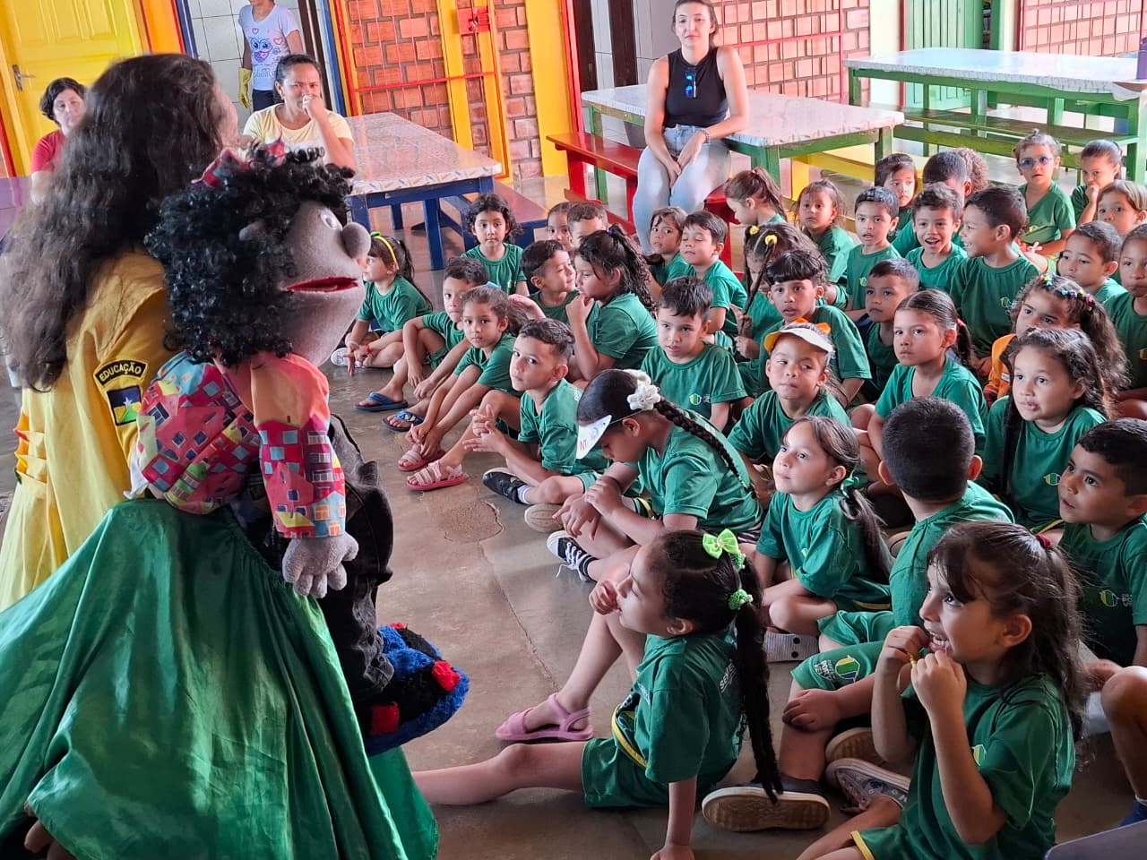 EDUCAÇÃO DE TRÂNSITO: Detran leva orientação de trânsito para estudantes da Zona Leste de PVH