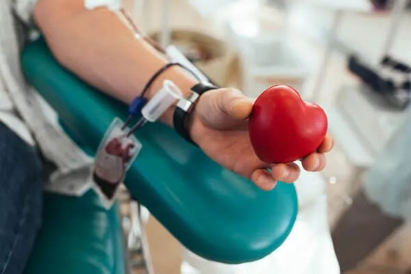 DOE SANGUE, SALVE VIDAS: Trote Solidário convoca estudantes e comunidade em Porto Velho  