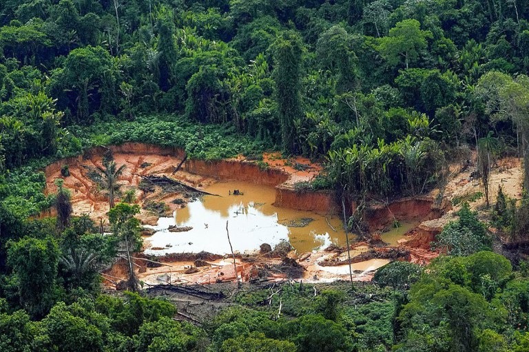 EM TERRA INDÍGENA: Justiça aceita denúncia do MPF contra líder de garimpo ilegal de diamantes 