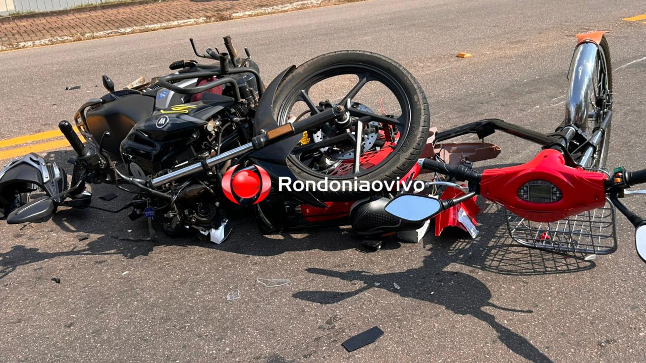 VÍDEO: Motoboy e ciclista ficam gravemente feridos em acidente na frente do shopping