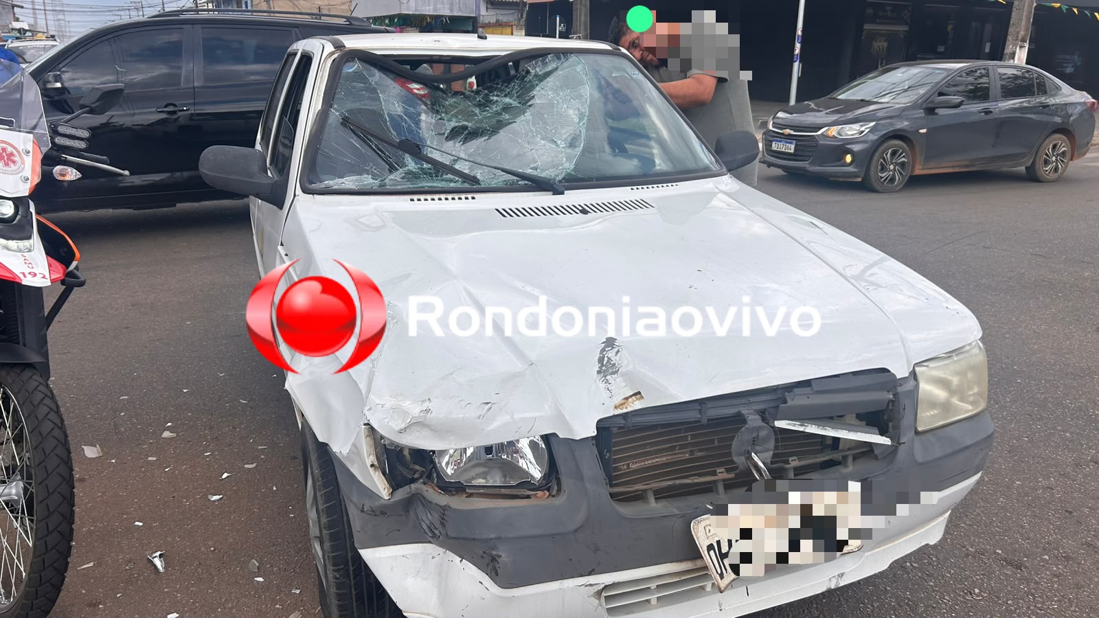 URGENTE: Motociclista sofre grave acidente envolvendo carro oficial