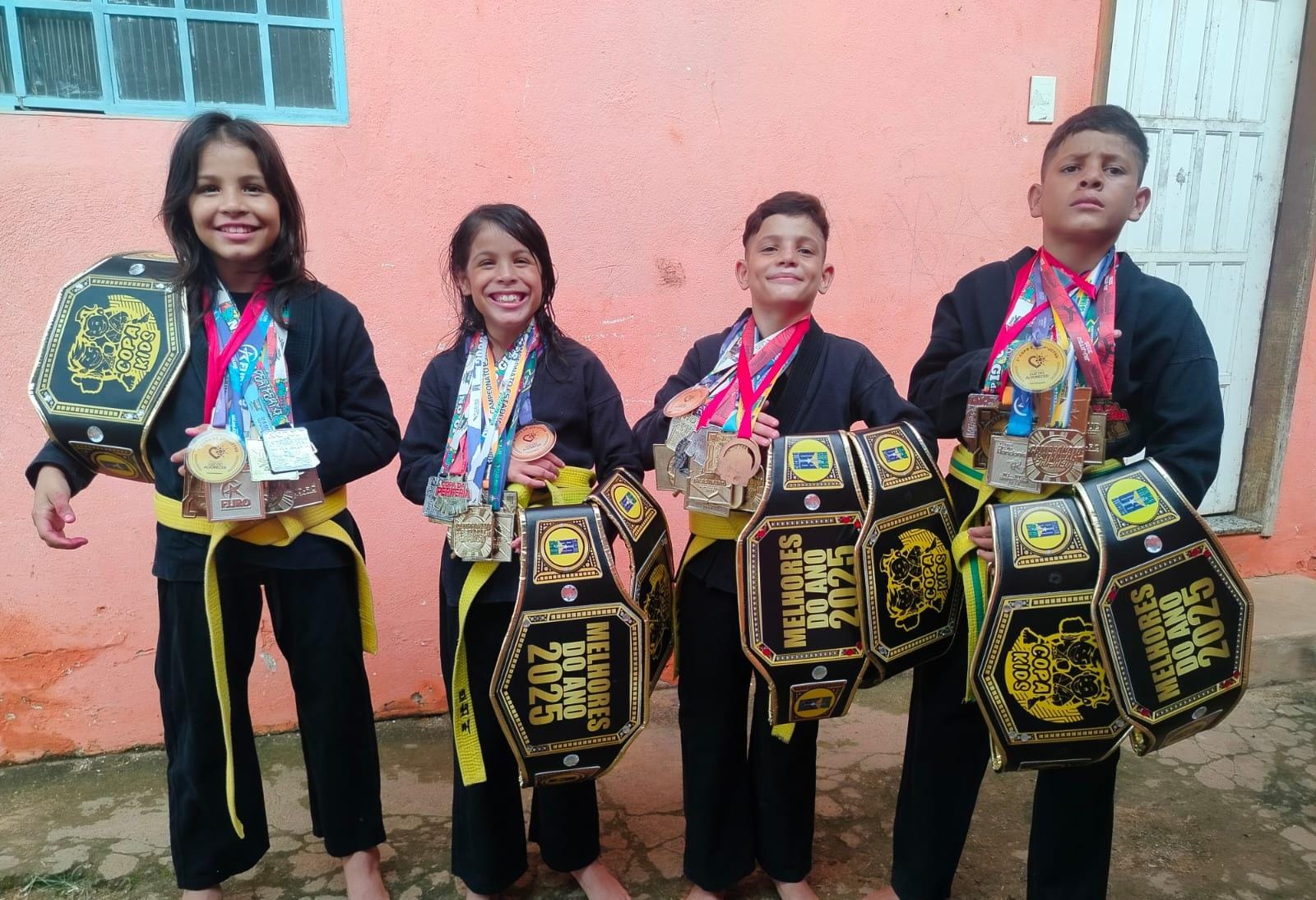 AJUDE: Irmãos Martinez buscam apoio para disputar Campeonato Estadual de Jiu-Jitsu