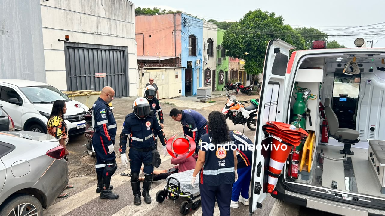 AO VIVO: Mulher perde controle da direção e bate na traseira de carro parado