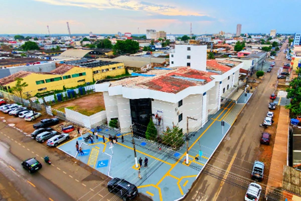 AGORA TEM ESPECIALISTA: Diretor do Ministério da Saúde acompanha uso de espaço ocioso em hospital