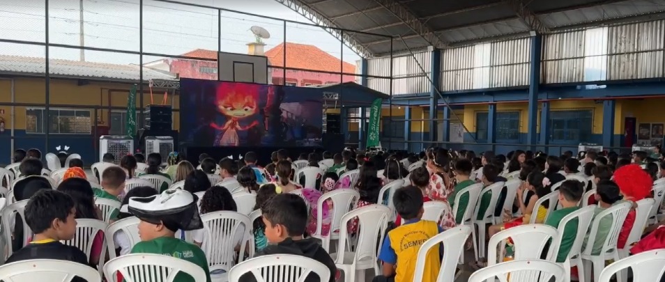 SICREDI: Projeto Cine Coopera leva cinema a mais de 600 alunos em Porto Velho