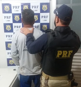 FISCALIZAÇÃO: PRF captura foragido da justiça sobre embriaguez ao volante