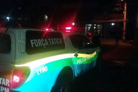 FLAGRANTE: Suspeito é preso fazendo arrastão em escola na zona Leste