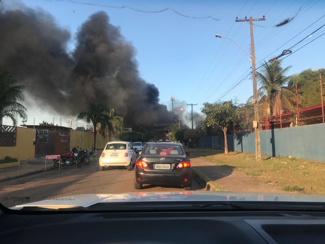 IMAGENS EXCLUSIVAS: Incêndio atinge pátio do Denarc da Polícia Civil