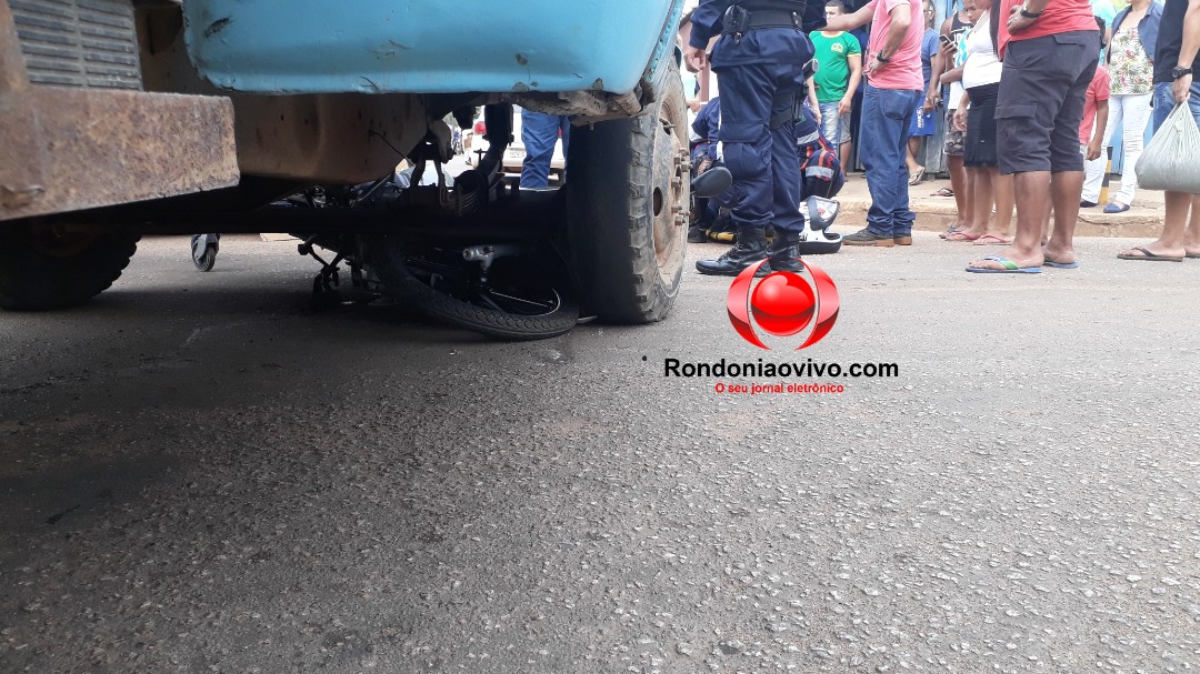 GRAVÍSSIMO: Motociclista é atropelada por caçamba na zona Sul da capital