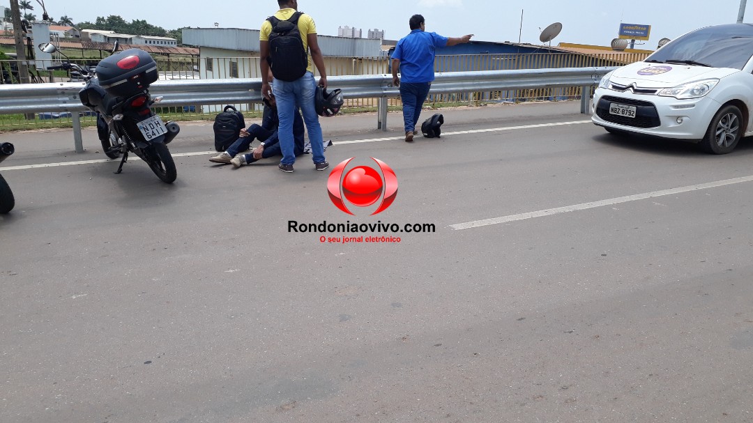 NO VIADUTO: Motociclista fica seriamente ferido ao  bater em guard rail