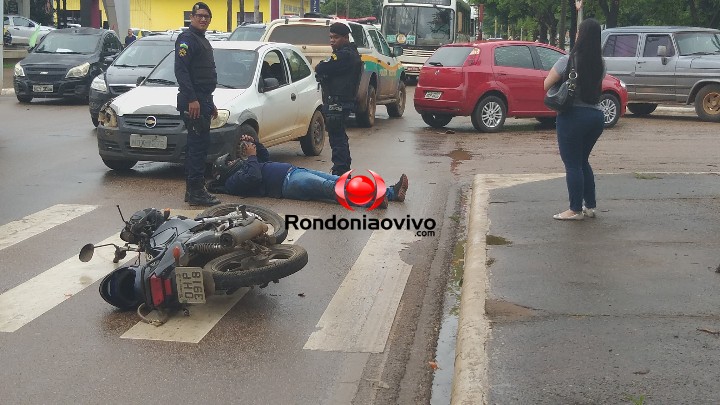 IMPRUDÊNCIA: Colisão envolvendo três veículos deixa motociclista ferido