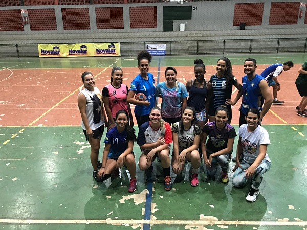 FIM DE SEMANA: Handebol feminino de Cacoal compete pela Seleção Norte