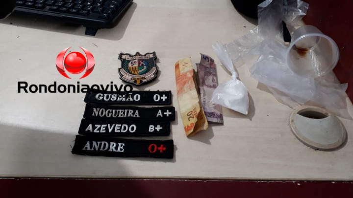 DENÚNCIA: PM prende jovem suspeito de vender droga em estabelecimento comercial