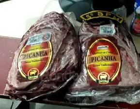 CHURRASCO: Suspeito é flagrado furtando picanha em supermercado na zona Leste