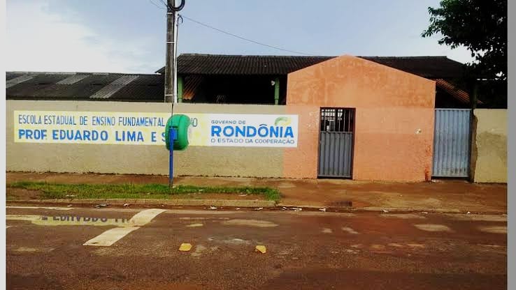 PÂNICO: Criminoso invade escola perseguindo e atirando contra rival