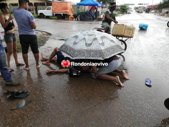 IMPRUDÊNCIA: Motociclista fica gravemente ferido após avançar preferencial e bater em carro