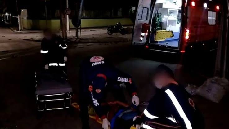 BRUTALIDADE: Mulher cava vala com marido e ao cobrar pagamento é atacada a pauladas