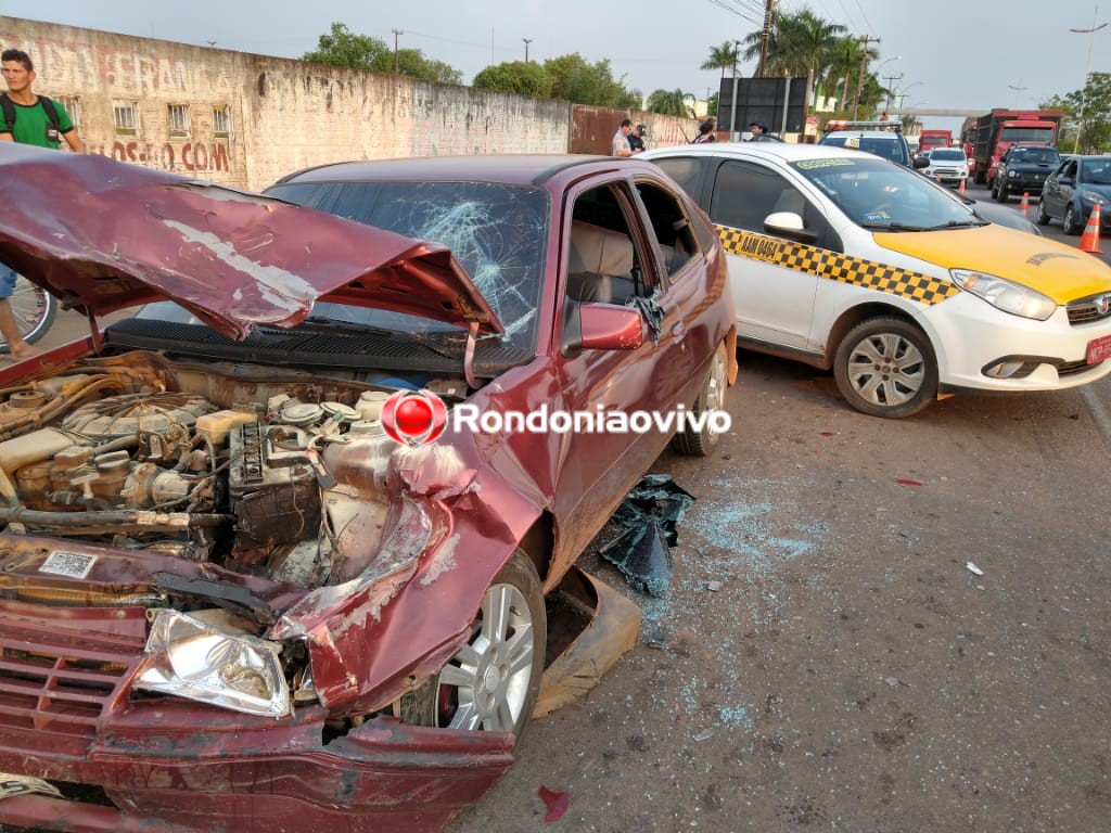 ALTA VELOCIDADE: Motorista causa grave acidente envolvendo três veículos na Jorge Teixeira