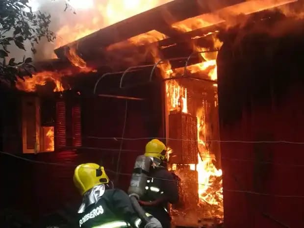 CRIMINOSO: Residência é incendiada após discussão e separação de casal