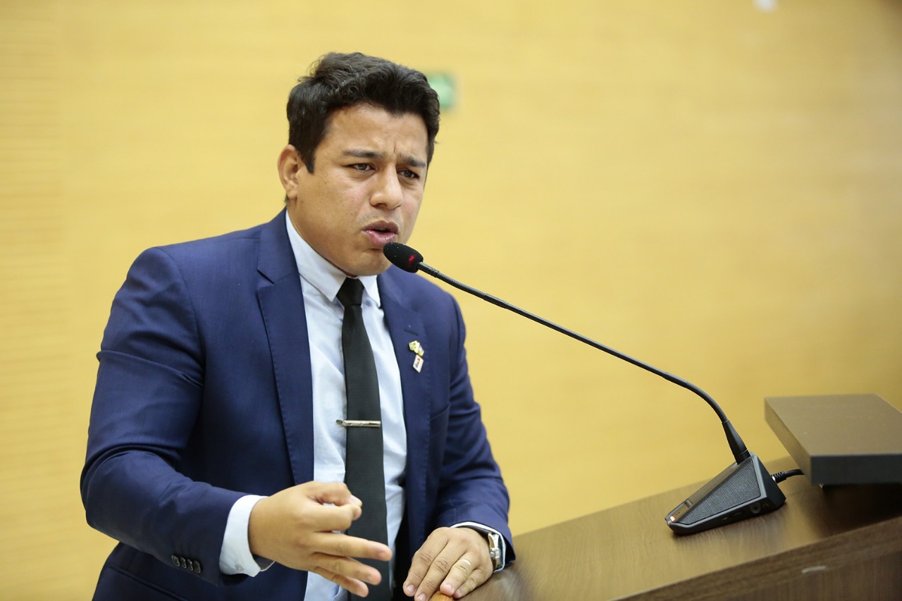 ENERGIA ELÉTRICA: Deputado Adailton Furia assina CPI para investigar a Energisa