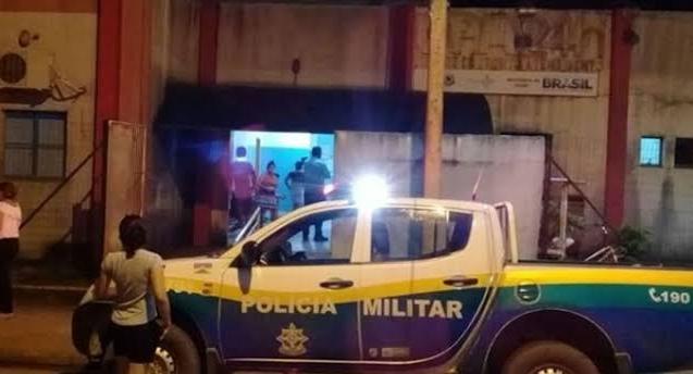 HOSPITALIZADA: Marido encontra mulher em coma alcoólico e com os pulsos cortados em casa