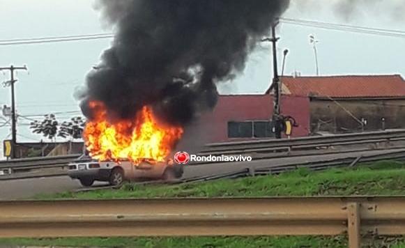 SINISTRO: Automóvel pega fogo no viaduto da BR-364 em Porto Velho