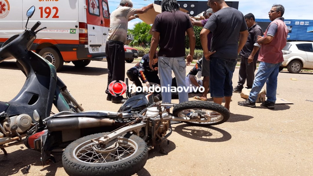 GRAVE: Motociclista sofre fratura exposta após colisão com carro que saiu de posto