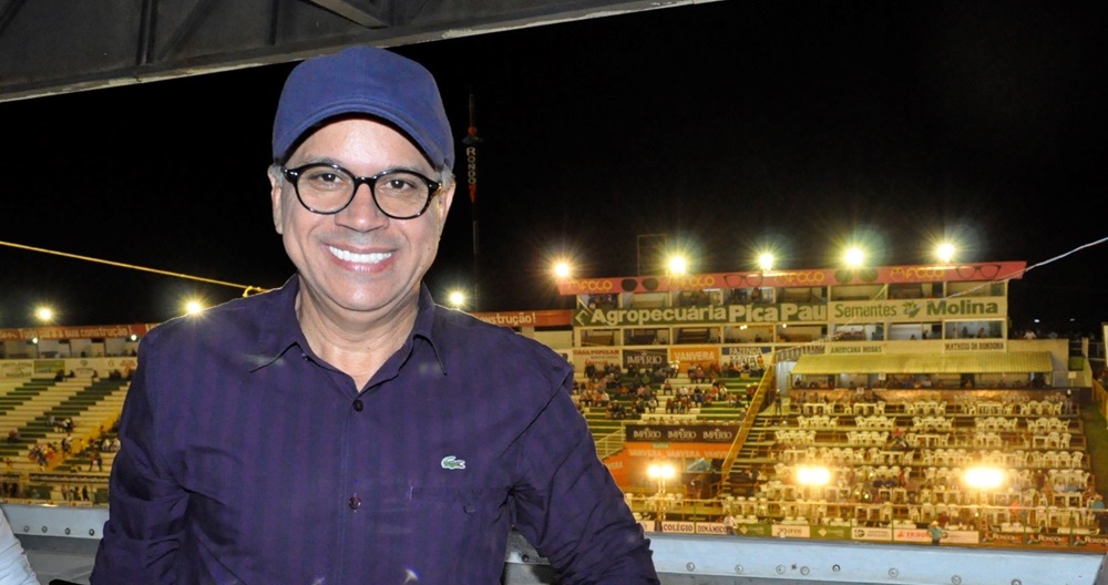 SUCESSO: Deputado Geraldo da Rondônia prestigia noite de abertura da Expoari