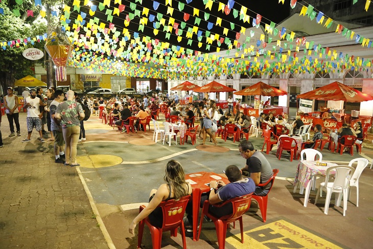 TACACÁ MUSICAL: Entrega do DVD foi feita nesta quarta-feira, no Mercado Cultural