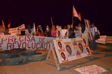 Liga dos Camponeses fecha ponte em manifestação