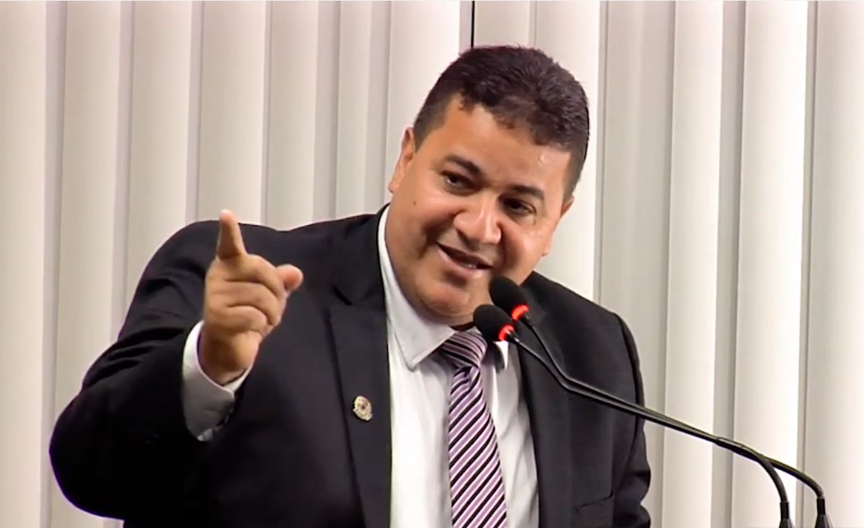 SEGURAS: Câmara Municipal aprova a Lei do Aplicativo , proposta pelo Vereador Pastor Sandro