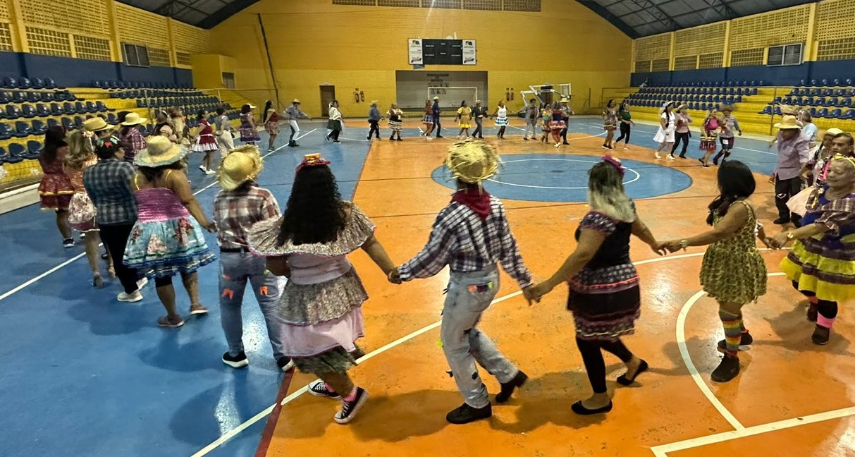 FESTEJO: Alunos dos projetos Viver Ativo e Viva Bem participam de arraial 