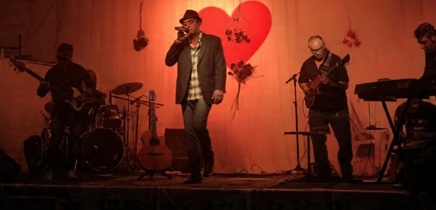 NOSTALGIA: Sandro Bacelar resgata ouro do rádio no Clube Ferroviário com show ‘Momentos de Amor’