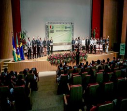 Em seminário, especialista alerta para os cuidados com os jovens