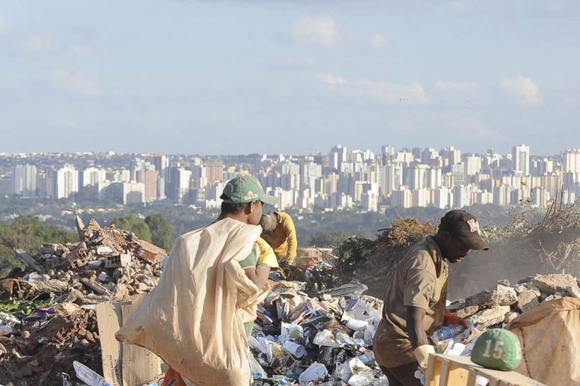 MEIO AMBIENTE: Lixões continuam a crescer no Brasil, mostra levantamento