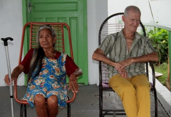 Idosos pedem doação de árvore e enfeites para Natal na Casa do Ancião