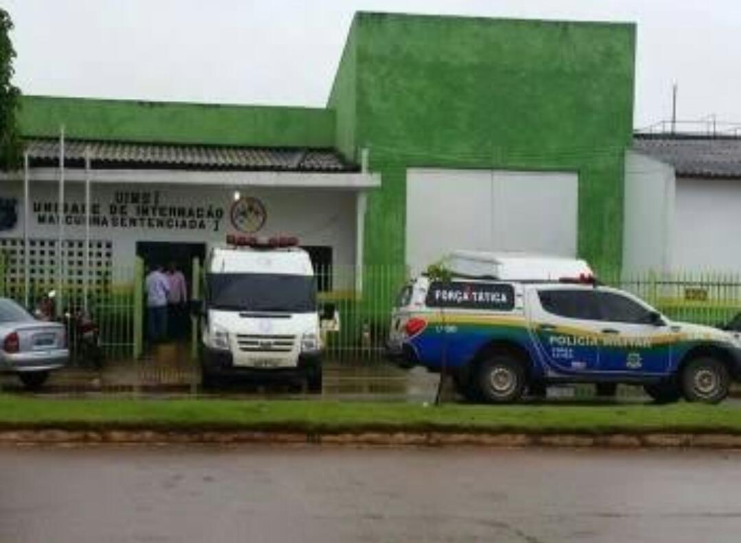 FLAGRANTE: Idosa é presa levando droga para o neto em Unidade de Internação