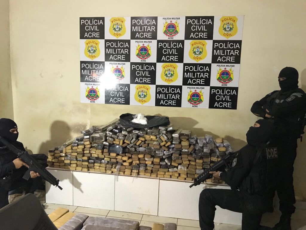 OPERAÇÃO: Polícia apreende mais de 300kg de maconha durante a madrugada