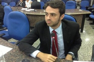 Léo Moraes quer a realização de sessão da Câmara nos bairros atingidos pela cheia