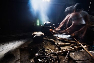 Mulher cozinha marido em panela de pressão depois de ser torturada e abusada 