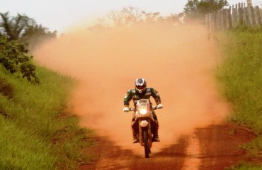 BOLPEBRA - Rally chega a Bolívia no 2º dia de prova, trechos de alta velocidade levantou poeira - Confira fotos e vídeo