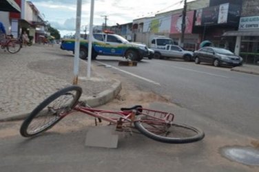 Aprendiz atropela idoso durante aulas de autoescola