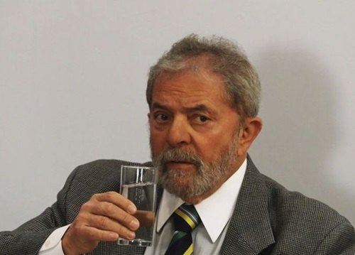 Moro autoriza que sejam examinados bens em cofre de Lula