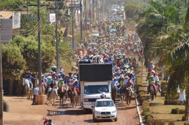 Cavalgada marca com sucesso abertura da 2ª EXPOBUR